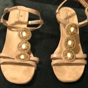 Bandolino Cream and Gold beaded sandals